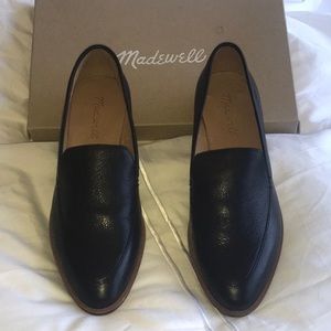 Never worn Madewell women’s black leather loafers